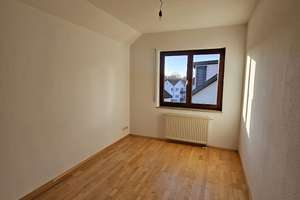 Schönes Reihenmittelhaus mit Garage in zentraler Wohnlage! – Sudetenweg 13-1, 71364 Winnenden – Vorschaubild 13