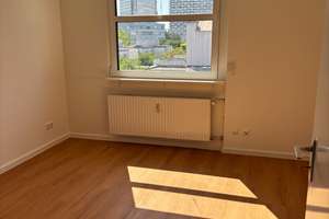 Neu renovierte 2-Zimmer- Dachterrassen-Wohnung im Arabellapark-Bogenhausen – Elektrastraße  28, 81925 Parkstadt, München – Vorschaubild 3