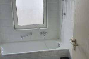 Hübsche 2-Zimmer-Wohnung im 1. OG mit Tageslichtbad und Balkon – Grobestraße 13a, 39435 Borne – Vorschaubild 4