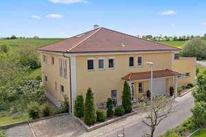 Toskana Villa! Luxuriöses Anwesen mit zahlreichen Nutzungsmöglichkeiten in naturnaher Lage – Die vollständige Adresse der Immobilie erhältst du vom Anbieter., 97514 Oberaurach – Vorschaubild 25