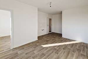 Klein aber OHO! 1-Zimmer-Wohnung, frisch renoviert - FREI AB AUGUST! – Ringstraße 9, 4209 Grünau-Mitte, Leipzig – Vorschaubild 1