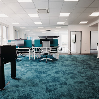 S-Bahn 1 Gehminute | Kühlung | Kantine