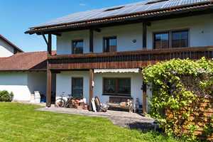 Großer Garten und viel Platz für die ganze Familie - Einfamilienhaus in Ampfing zu verkaufen! – Mühldorf am Inn (Kreis) – Vorschaubild 1