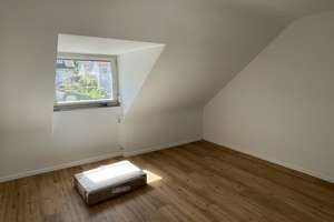 Modernisierte 3-Zi.-Dachgeschoss-Wohnung in guter Lage von S-Hofen – Die vollständige Adresse der Immobilie erhältst du vom Anbieter., 70378 Hofen, Stuttgart – Vorschaubild 20