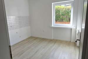 Schöne zwei Zimmer Wohnung, Küche, Diele und Bad in Essen,  Südviertel