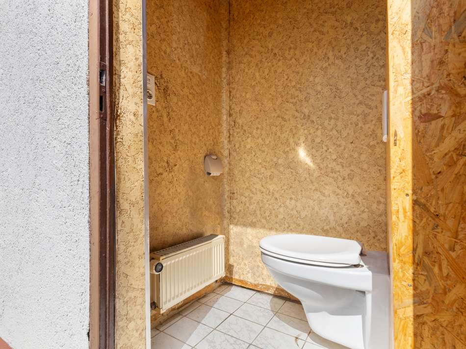 Außentoilette