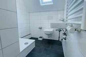 frisch modernisiert mit Balkon: praktische 2,5-Zi.-Dachgeschosswohnung – Mamertusstr. 38, 44369 Huckarde (Ortsteil), Dortmund – Vorschaubild 3