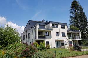Moderne Stadtwohnung mit schönem Garten