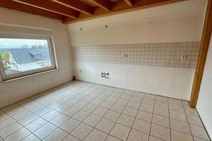 Familie und Beruf unter einem Dach
Gepflegtes Zweifamilienwohnhaus mit Garage – Die vollständige Adresse der Immobilie erhältst du vom Anbieter., 34587 Felsberg – Vorschaubild 7