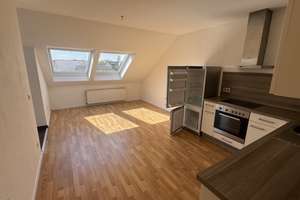 3-Zimmer-Dachgeschosswohnung mit neuem Bad, Einbauküche und Loggia in Bielefeld-Sennestadt – Die vollständige Adresse der Immobilie erhältst du vom Anbieter., 33689 Sennestadt, Bielefeld – Vorschaubild 6