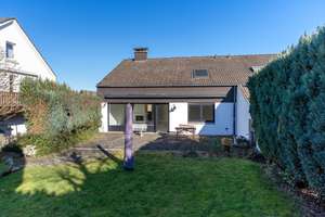 Bielefeld-Jöllenbeck: modernes Zweifamilienhaus mit vielen Nutzungsmöglichkeiten! 159 m² | Garage – Die vollständige Adresse der Immobilie erhältst du vom Anbieter., 33739 Jöllenbeck, Bielefeld – Vorschaubild 13