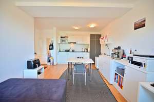 lichtdurchflutete 2 Zimmer Wohnung mit großem Balkon und Aufzug – Heideloffstr. 28, 90478 Glockenhof, Nürnberg – Vorschaubild 3