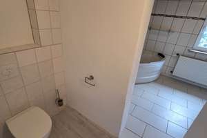 Familienhaus mit Garten, Garage & Stellplätzen in Buseck – Die vollständige Adresse der Immobilie erhältst du vom Anbieter., 35418 Buseck – Vorschaubild 9