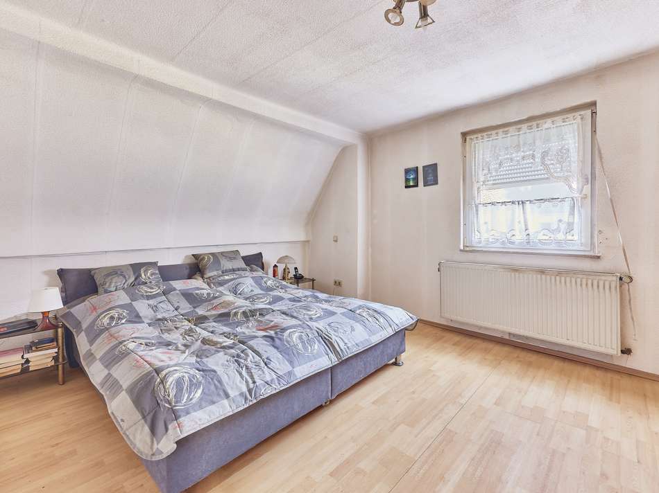Schlafzimmer 1