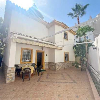 REF. 1197 CHALET 3 STRANDLINIE IN TORREMOLINOS.