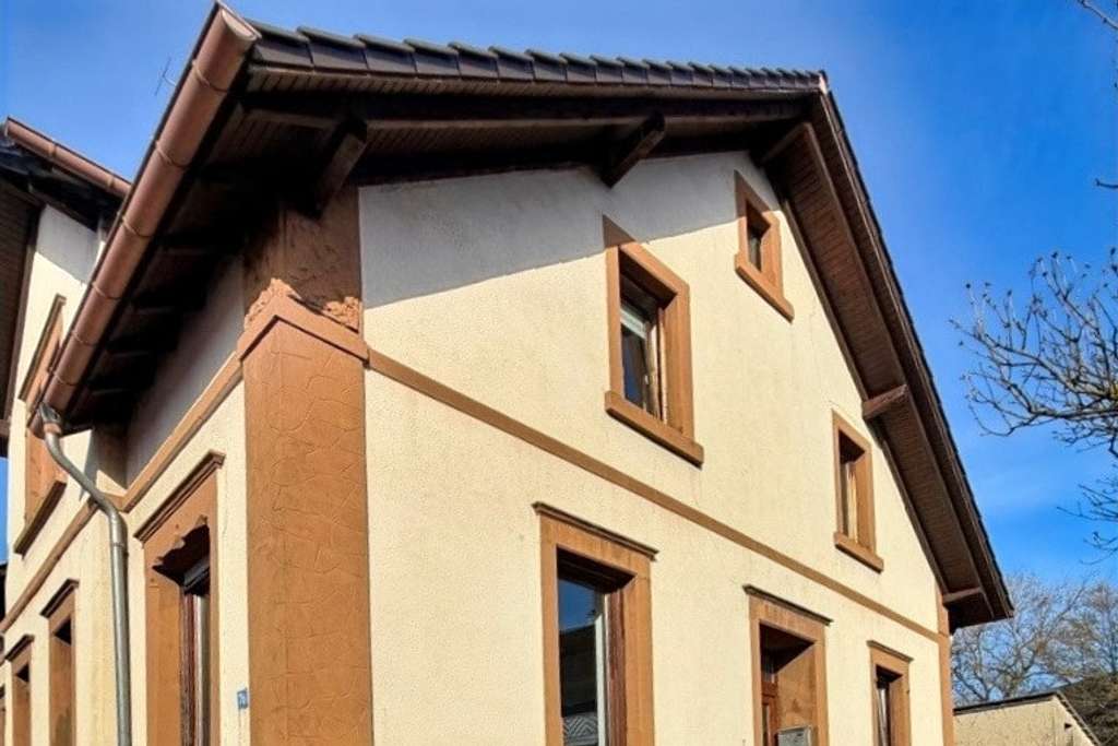 Immobilie in Waldmohr - Ein - oder Zweifamilienhaus auf großem Grundstück in Homburg
 - Bild 0