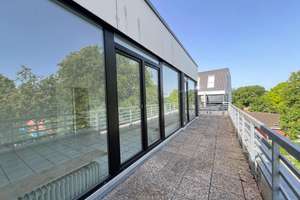 CHARMANTE 2-RAUM DACHGESCHOSSWOHNUNG IN KÖLN MÜNGERSDORF - DACHTERRASSE - AUFZUG - BLICK INS GRÜNE – Die vollständige Adresse der Immobilie erhältst du vom Anbieter., 50933 Müngersdorf, Köln – Vorschaubild 8