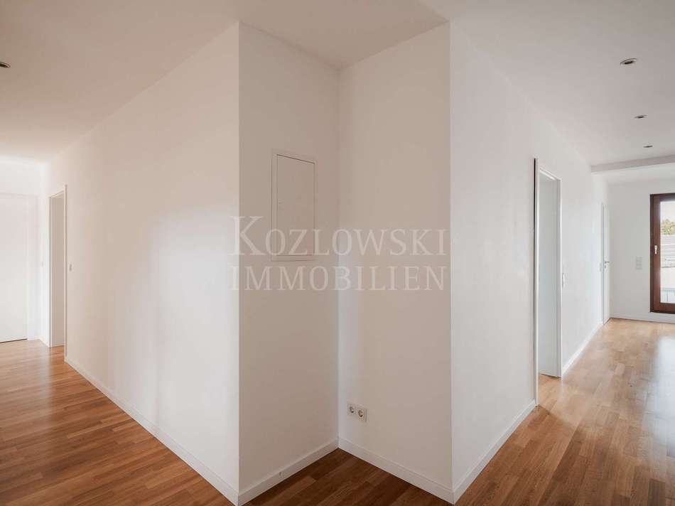 Flur zur Küche, Bäder, Terrass