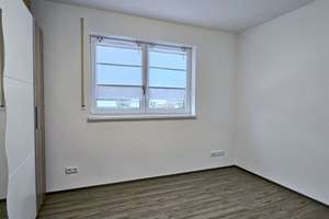 Gemütliche 4-Zimmer-Wohnung im Erdgeschoss - mit Balkon und Garten in Sulzbach-Rosenberg – Die vollständige Adresse der Immobilie erhältst du vom Anbieter., 92237 Sulzbach-Rosenberg – Vorschaubild 10