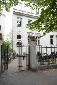Rarität! Provisionsfrei: Gartenwohnung in denkmalgeschützter Neobarock-Villa!