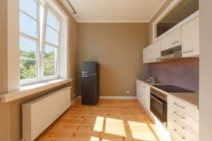 Möbliertes Wohntraum-Appartement mit Echtholzdielen & Einbauküche in Potsdam Groß Glienicke – Seeburger Chaussee 2, 14476 Groß Glienicke, Potsdam – Vorschaubild 4