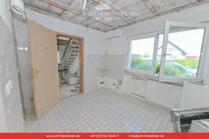 Einfamilienhaus mit neuem Dach, Ausbaureserve u. sonnigem Grundstück in guter Wohnlage in Malsch – Karlsruhe (Kreis) – Vorschaubild 7