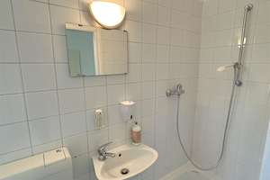 Berlin-Mitte-Gesundbrunnen - 1 Zi - Schöne Altbauwohnung mit Balkon für Kreative – Die vollständige Adresse der Immobilie erhältst du vom Anbieter., 13357 Gesundbrunnen, Berlin – Vorschaubild 6
