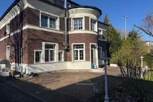 CHARAMTES, FREISTEHENDES 3(4)-FAMILIEN-MEHRGENERATIONENHAUS & EINLIEGERWOHNUNG in Top-Lage