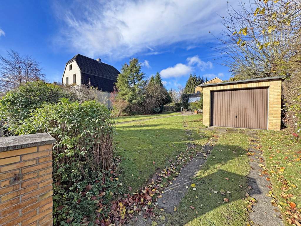 Immobilie in Reinfeld - Reinfeld : mod. bed. Architektenhaus mit Garage und Vollkeller auf großem Grundstück (mit Bauoption  - Bild 1