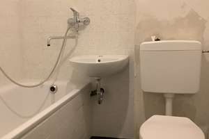 Zentral gelegen: renovierte 2 Zimmer, mit Balkon – Friedrich-Karl-Str. 4, 46045 Altstadt-Mitte, Oberhausen – Vorschaubild 4
