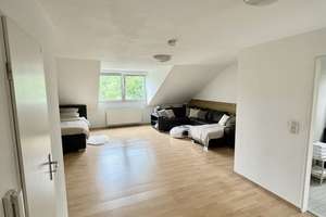Peter-Richarz-Straße 34 Anzeige Helle Dachgeschosswohnung in Düsseldorf – Nachmieter zum 01.11.2026