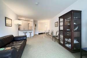 Mitten in München: Bezugsfreie Wohnung mit Balkon in begehrter Maxvorstadtlage – Amalienstraße 89, 80799 Universität, München – Vorschaubild 2