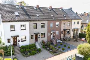 Gepflegtes Reihenmittelhaus mit 4 Zimmern, 2 Balkonen & sonniger Terrasse – Die vollständige Adresse der Immobilie erhältst du vom Anbieter., 28277 Kattenturm, Bremen – Vorschaubild 2