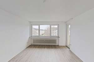 **Große 4-Zimmer-Wohnung mit BALKON und viel Platz für jedes Familienmitglied**