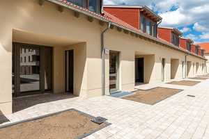Attraktives Reihenhaus im Scheunenstil – Ahornweg 22F, 14547 Potsdam-Mittelmark (Kreis) – Vorschaubild 1
