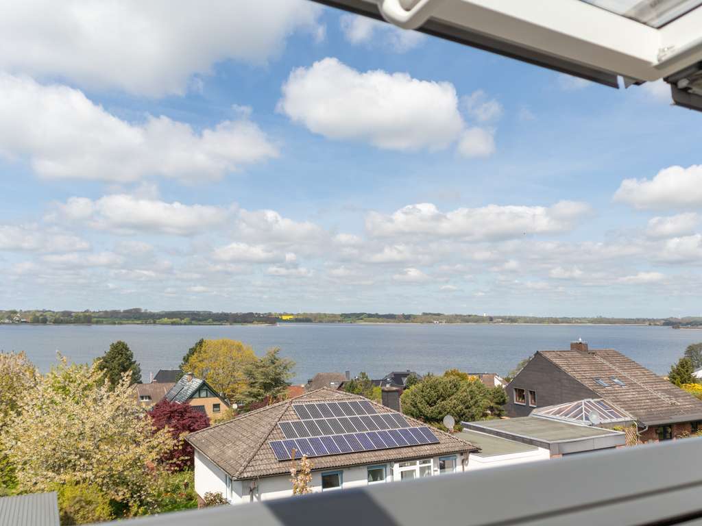 Wohnen mit Schlei-Blick - Gepflegte Doppelhaushälfte in begehrter Lage von Fahrdorf