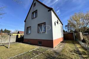 Familienleben mit Garten: Großzügiges Haus mit Charakter zum Gestalten