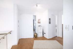 BUCHBERGER Immobilien „Provisionsfrei“ 4 Zimmer-Maisonette-Wohnung mit 2 Bäder, Terrasse und Garten – Die vollständige Adresse der Immobilie erhältst du vom Anbieter., 81827 Waldtrudering, München – Vorschaubild 5