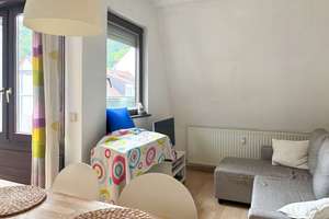 Freundliche vermietete Dachgeschosswohnung mit Loggia in HD-Weststadt – Die vollständige Adresse der Immobilie erhältst du vom Anbieter., 69115 Weststadt, Heidelberg – Vorschaubild 4