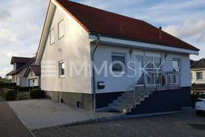 Traumhaus mit Einliegerwohnung – Ihr perfektes Zuhause! – Die vollständige Adresse der Immobilie erhältst du vom Anbieter., 35466 Rabenau – Vorschaubild 1