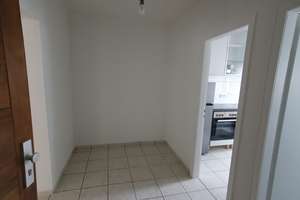Sanierte 2-Zimmer-Erdgeschosswohnung mit einer Einzelgarage in Köln Niehl – Feldgärten Str 77, 50735 Niehl, Köln – Vorschaubild 9