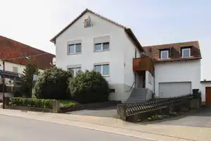 Renoviertes 3-Familienhaus in Untersiemau/Haarth als Kapitalanlage – Coburg (Kreis) – Vorschaubild 1