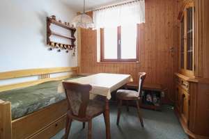 Renovierungsbedürftiges Reihenmittelhaus mit Terrasse und Stellplatz – 5 Zimmer auf ca. 70 m² – Die vollständige Adresse der Immobilie erhältst du vom Anbieter., 9114 Borna-Heinersdorf, Chemnitz – Vorschaubild 5