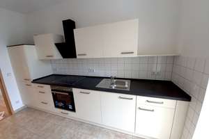 FREUNDLICHE WOHNUNG IN UNINÄHE MIT EINBAUKÜCHE! – Wittenberger Str. 6, 9126 Bernsdorf, Chemnitz – Vorschaubild 1