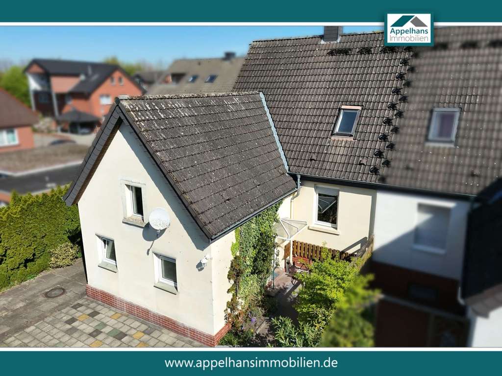 Renovierte Doppelhaushälfte: Ihr neues Zuhause mit großem Grundstück