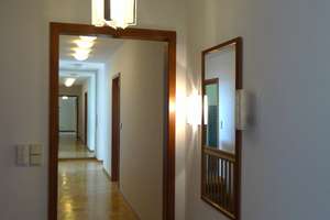 Sifi: 1-2-Fam.-Haus am Wald, Aussicht, EBK, Doppelgarage, ELW für Freiberufler oder Pflegepersonal – Die vollständige Adresse der Immobilie erhältst du vom Anbieter., 71063 Sindelfingen – Vorschaubild 12