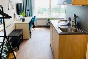 Beautiful new Studio next to Central Station with amazing green views