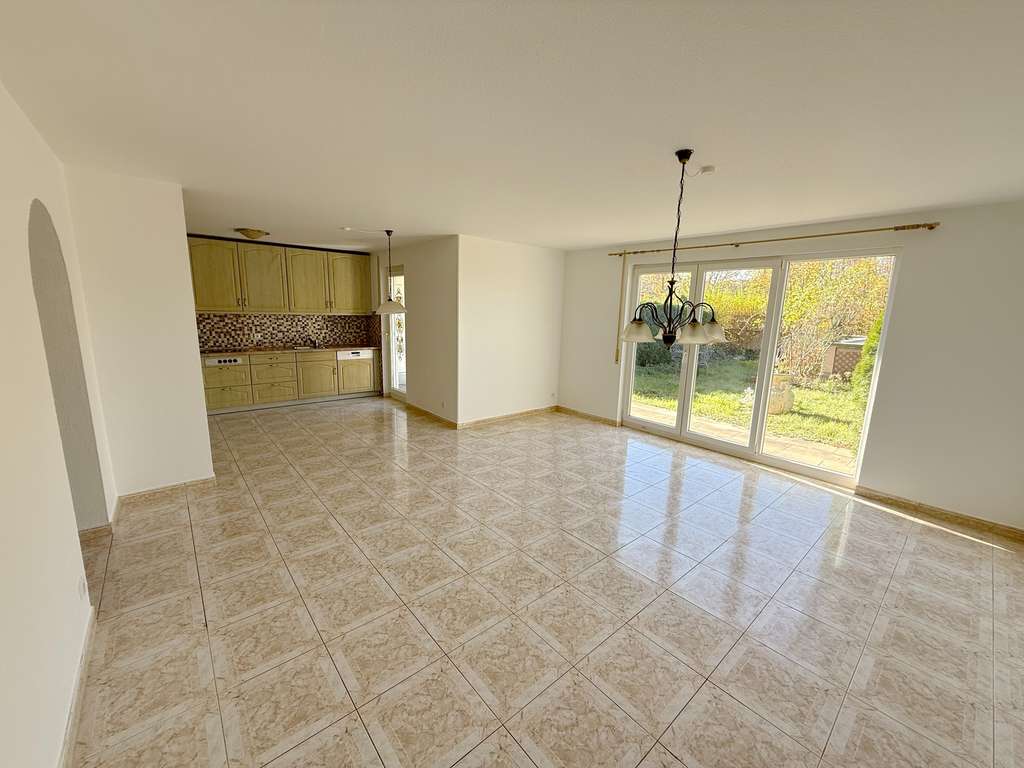 Gelegenheit! 3,5-Zimmer EG-Wohnung mit Gartenanteil in Reutlingen zu verkaufen !