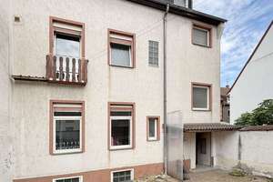 Dreifamilienhaus in Mannheim-Neckarstadt mit 2 freien Wohnungen und gemütlichem Innenhof – Die vollständige Adresse der Immobilie erhältst du vom Anbieter., 68169 Neckarstadt-West, Mannheim – Vorschaubild 3