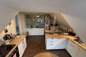Stilvolle Wohnung:  2,5-Zimmer-Wohnung mit viel Freiraum und Einbauküche – Die vollständige Adresse der Immobilie erhältst du vom Anbieter., 50823 Ehrenfeld (Ortsteil), Köln – Vorschaubild 1